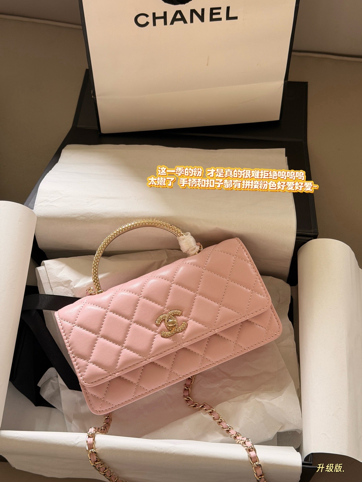 Luxury and Contemporary-Luxury Handbags Crafted Exclusively for Elegant Ladies-9