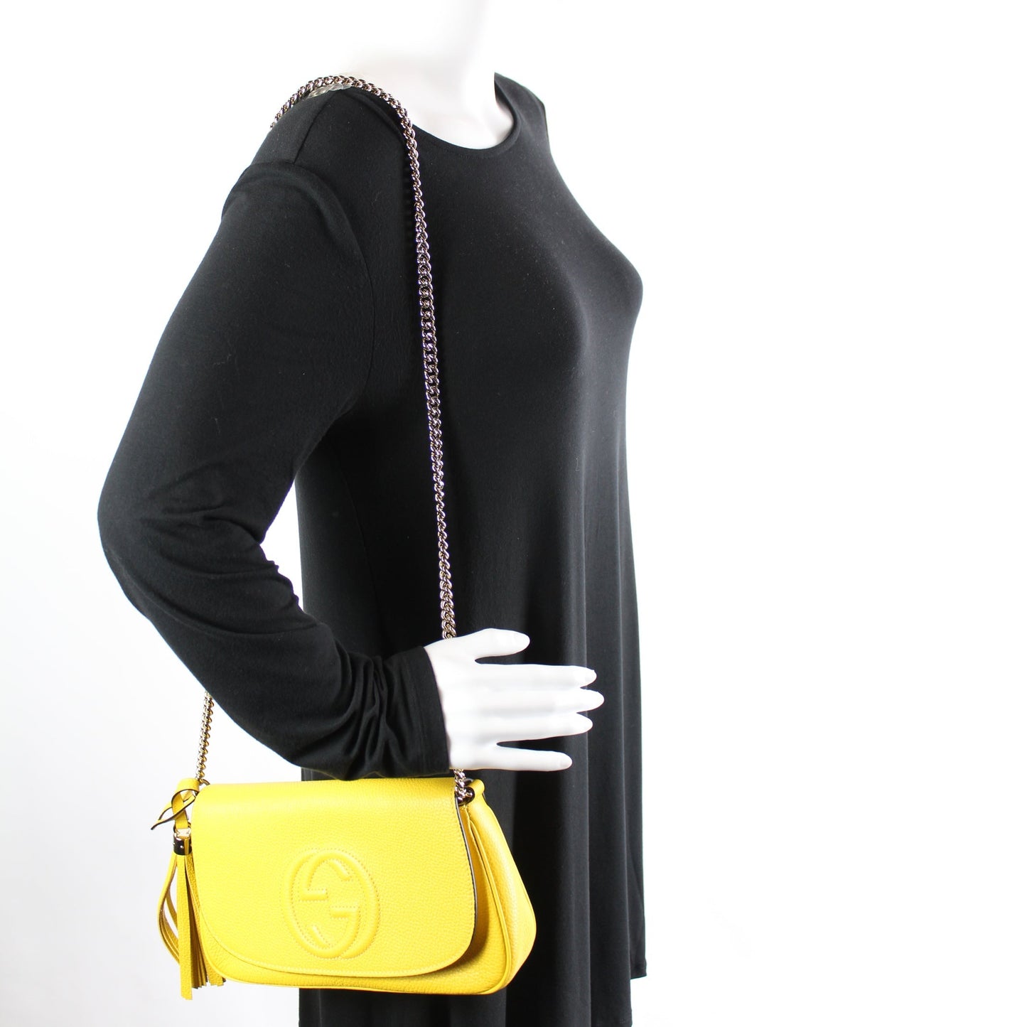 536224 Soho Chain Tassel Flap