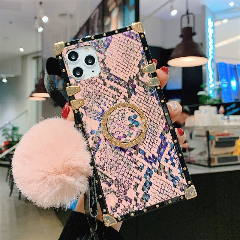 Serpentine holder hair ball phone case