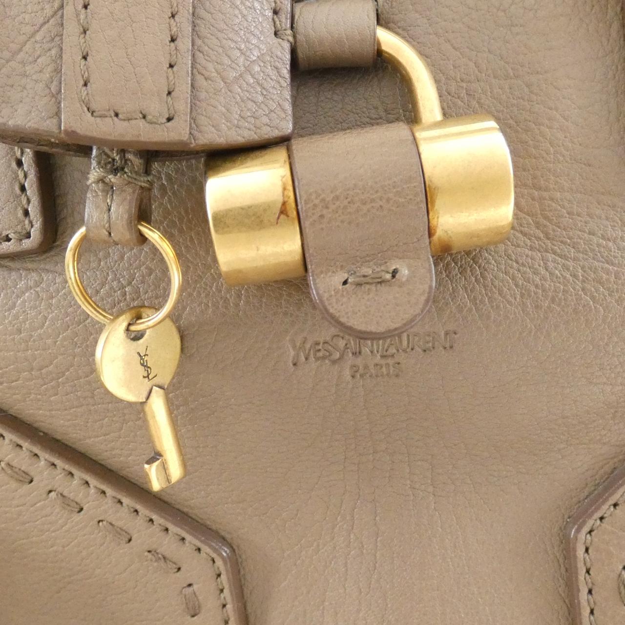 Yves Saint Laurent Weekly M Leather Boston Bag