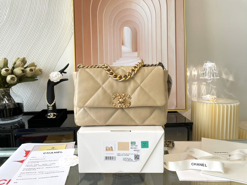 Chanel Luxury Handbag Style 603