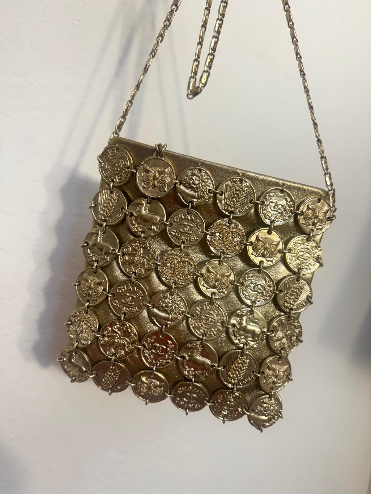 Chanel 18C Gold Medal Evening In Greece Bag Style