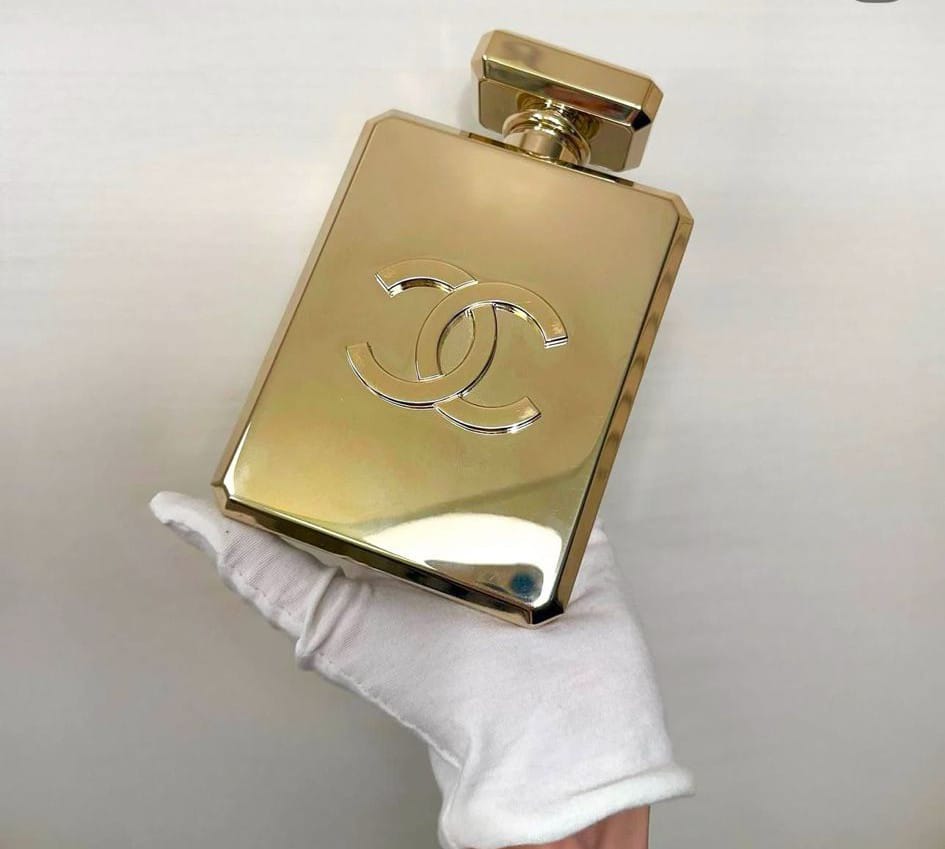 Chanel Luxury Leather Gold Shoulder Bag Style 4