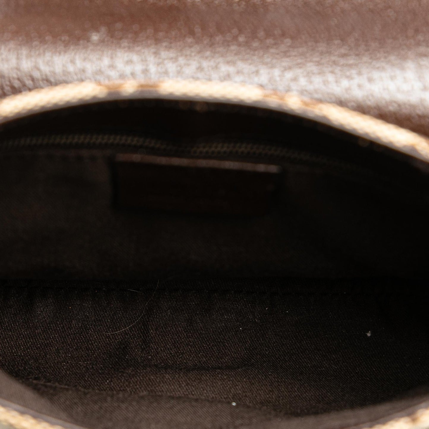 Gucci GG Canvas Belt Bag (SHG-sxzARj)