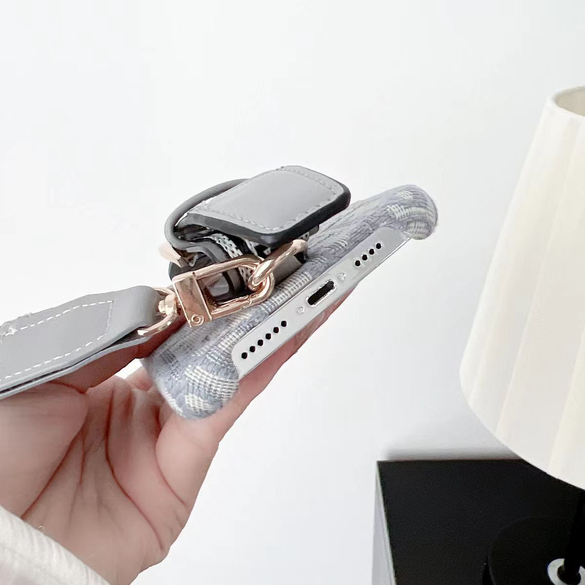 Luxury wrist strap phone case for iphone