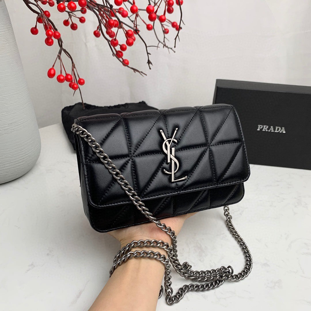 Handbag size 19.5*13*4cm
