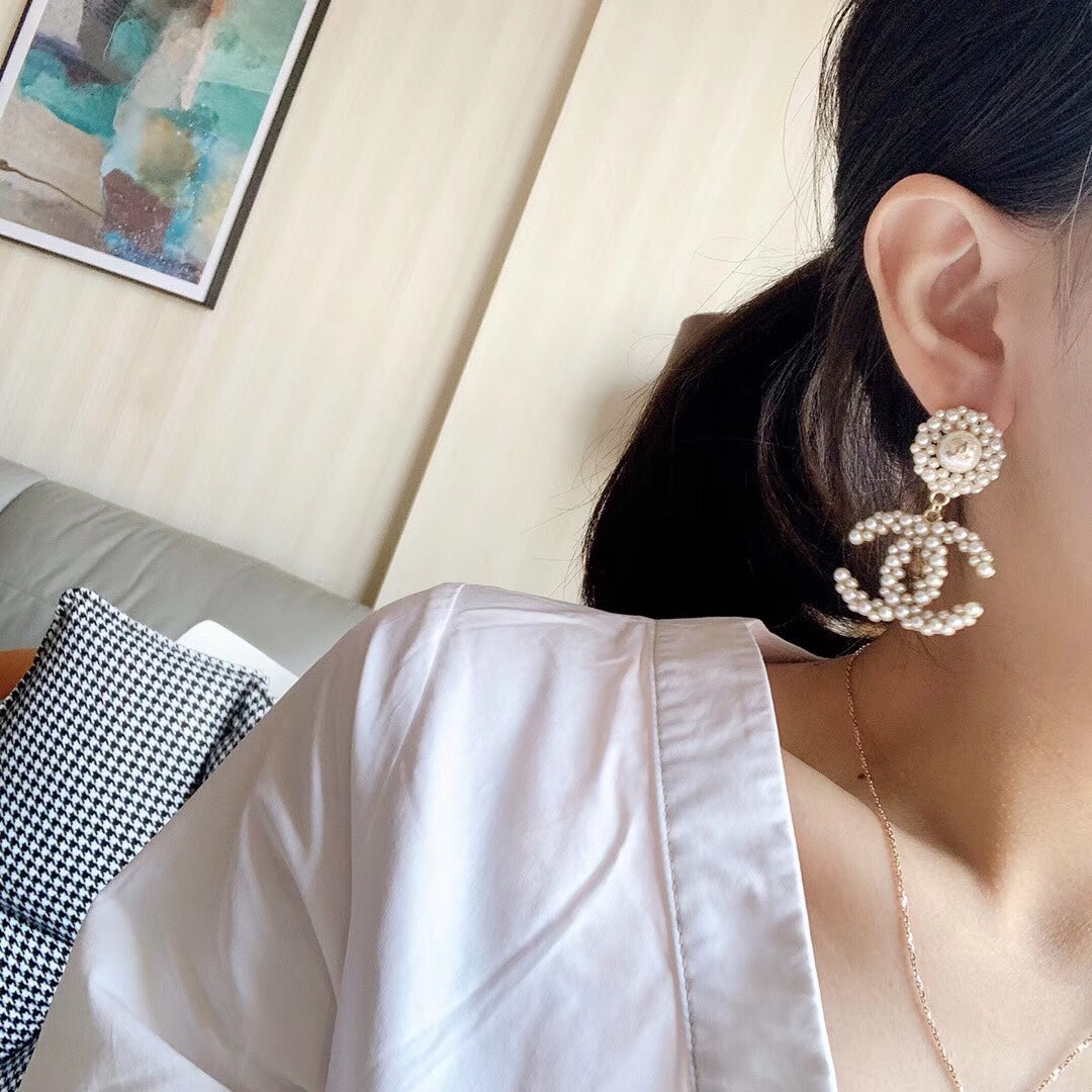 C h earrings