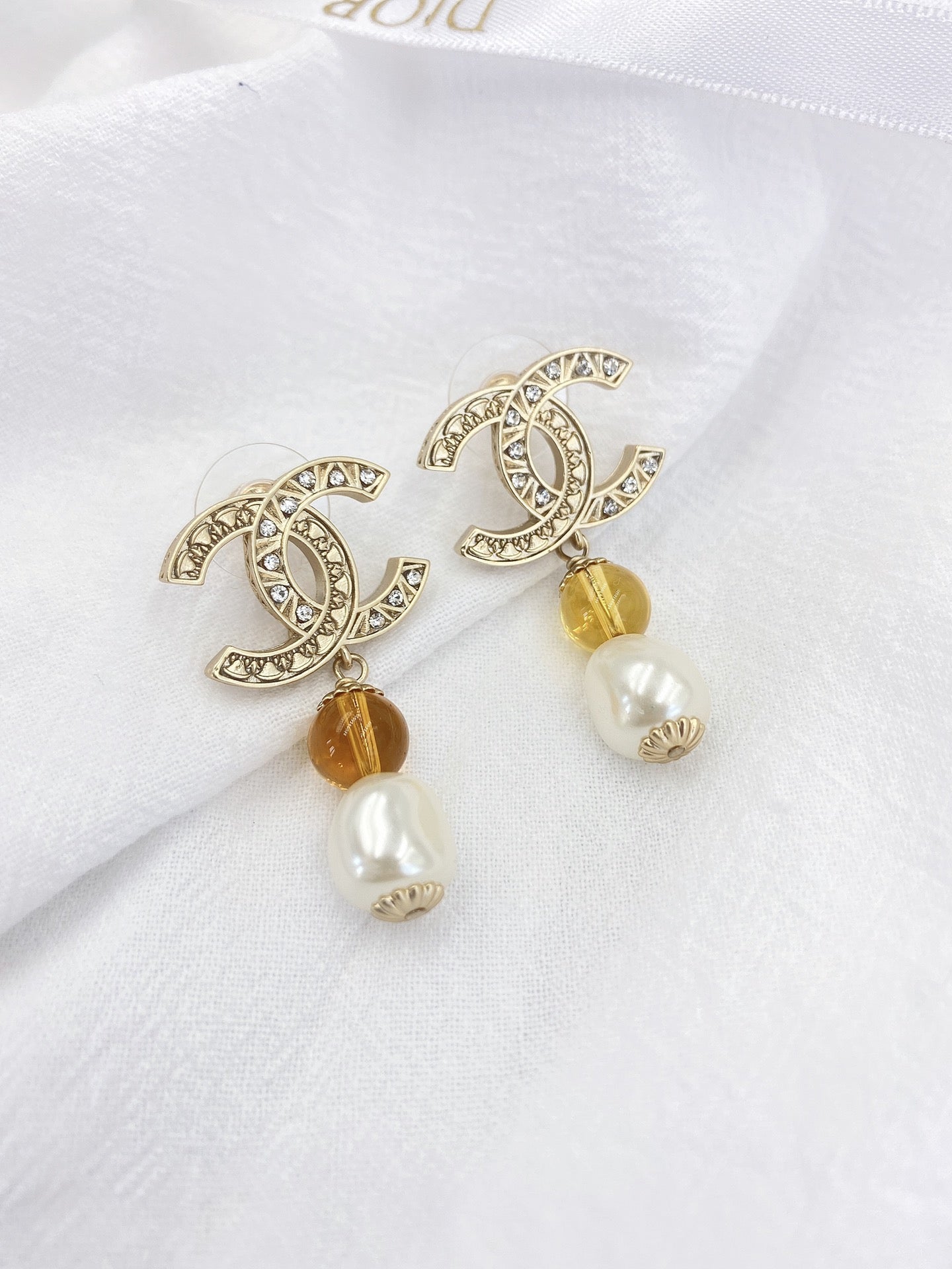 C h earrings