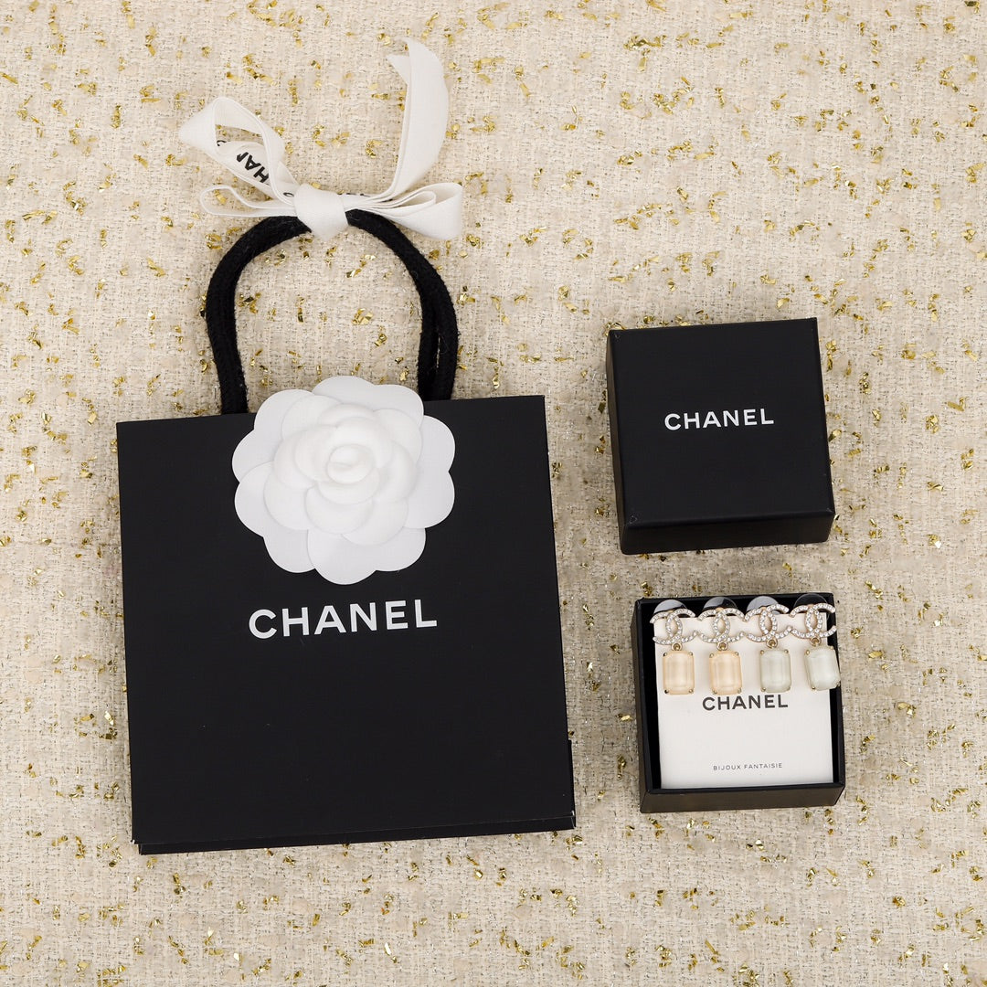 C h earrings