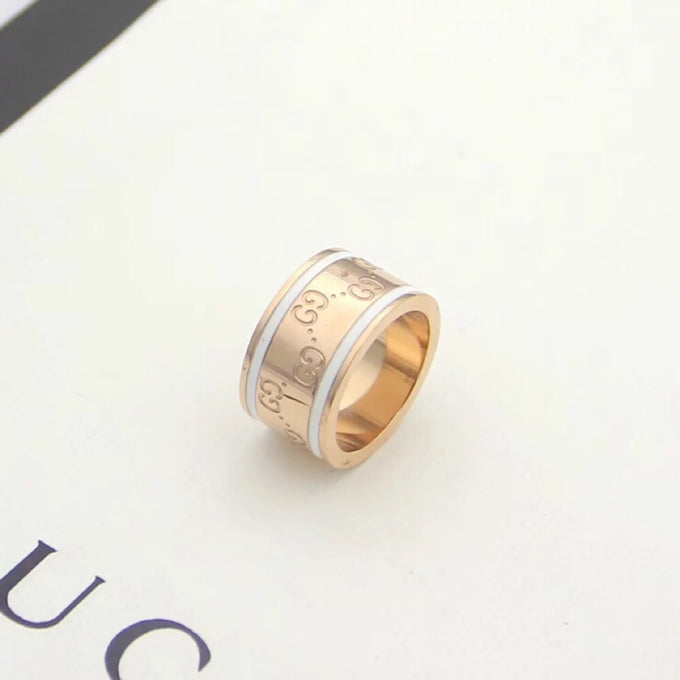 G u c c I ring