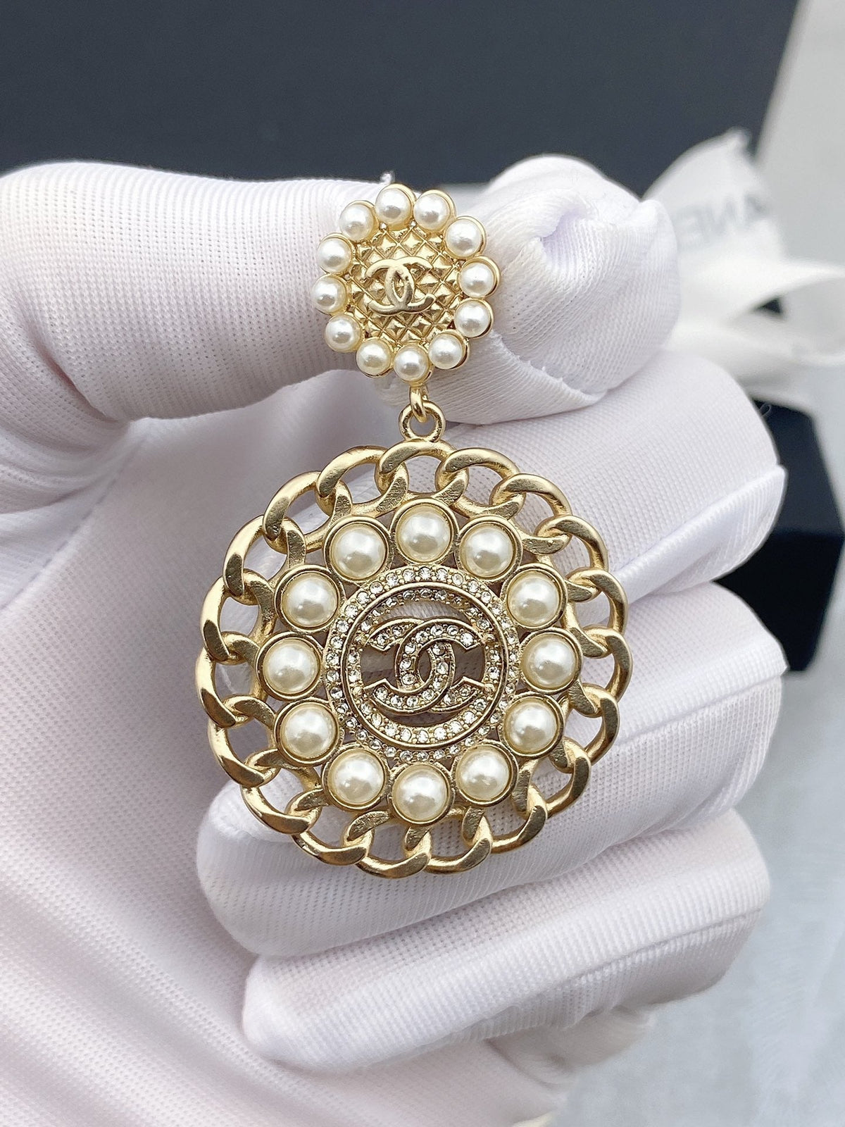 C h earrings