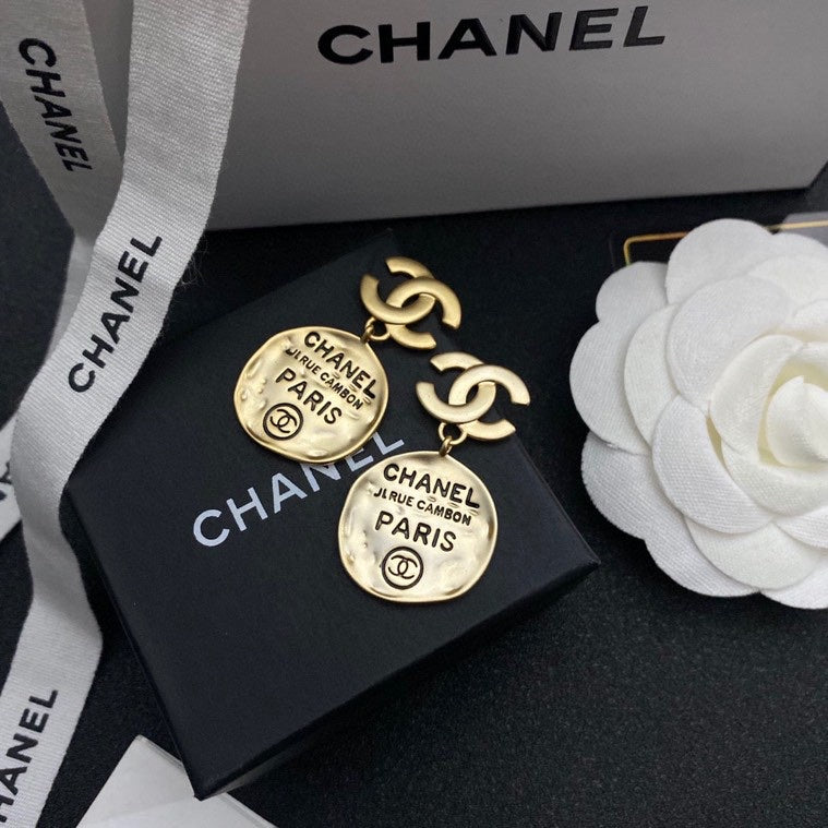 C h earrings