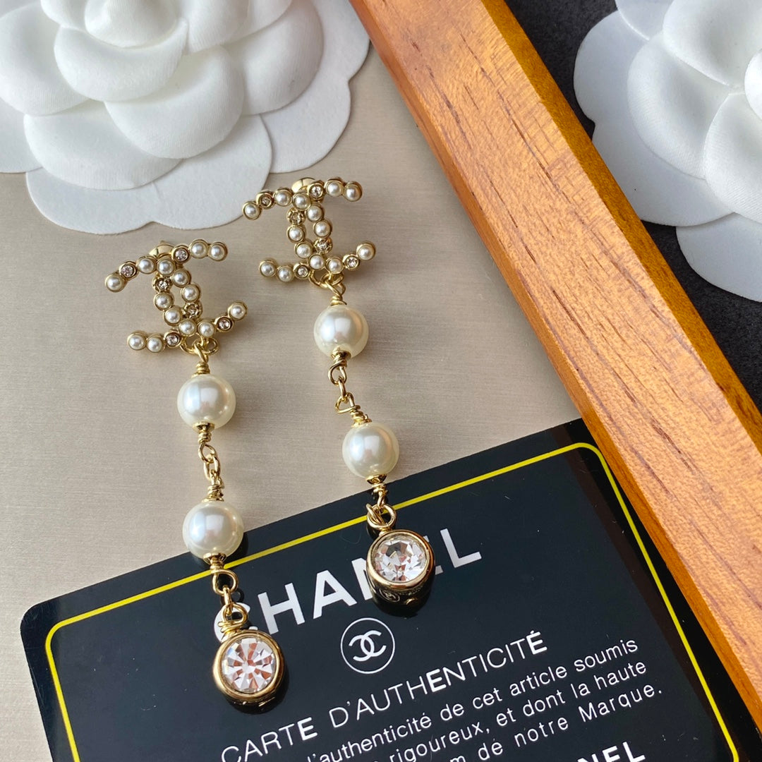 C h earrings