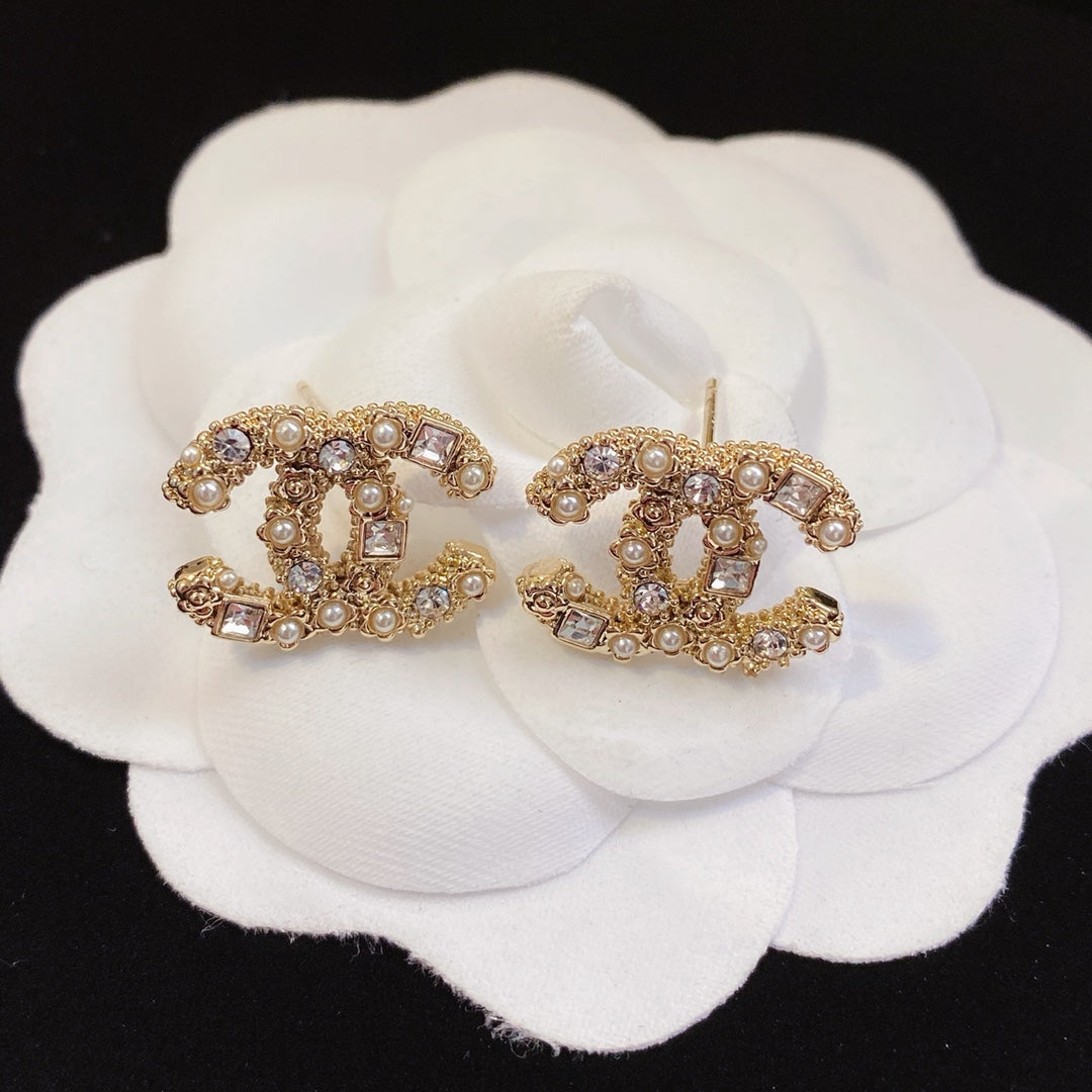 C h earrings
