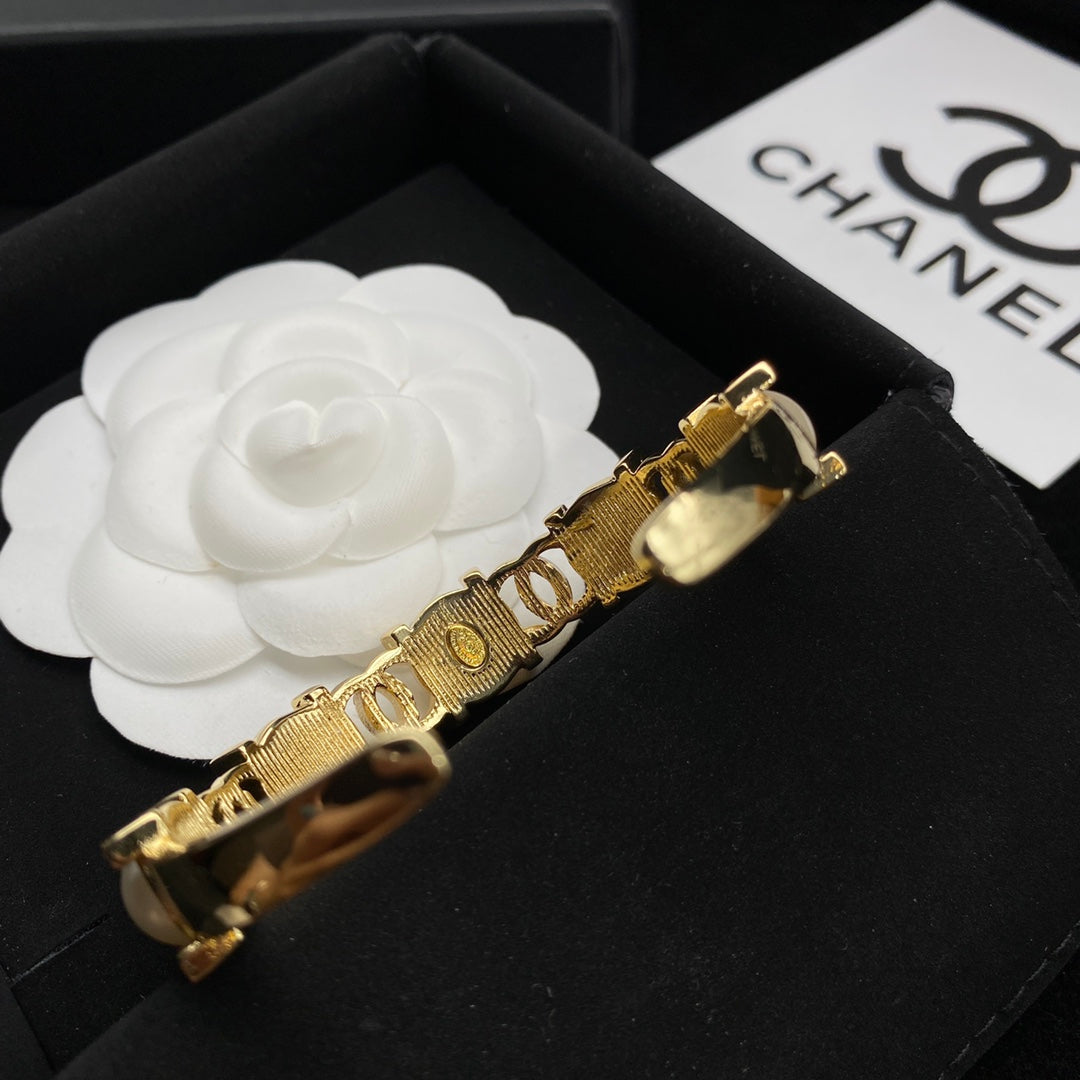 pearl gloden bracelet
