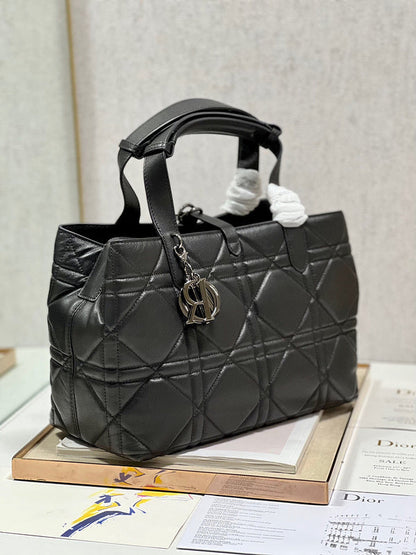 Chanel Luxury Handbag Style 364
