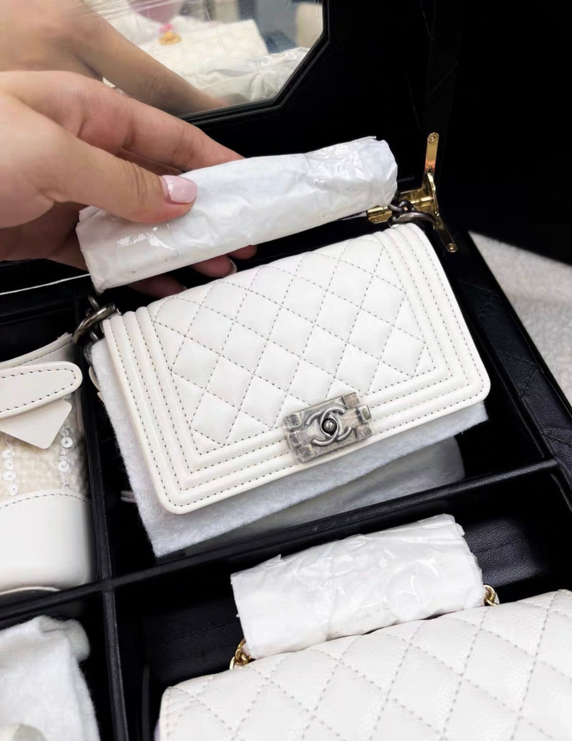 Chanel Set Of 4 White Mini Bags With Quilted Trunk