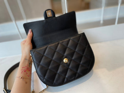 Chanel Luxury Handbag Style 616