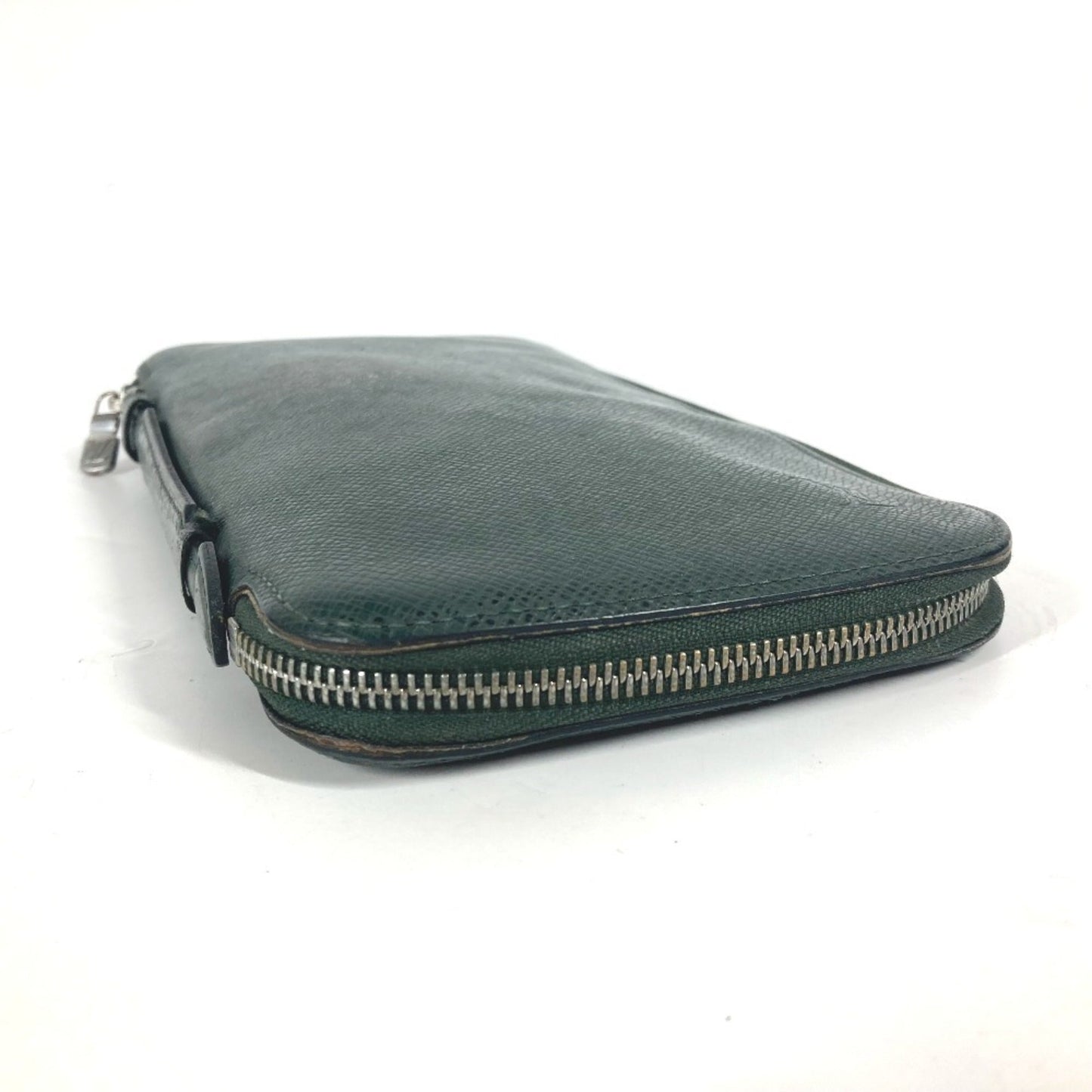 Louis Vuitton  Taiga Leather Wallet (Bi-Fold)