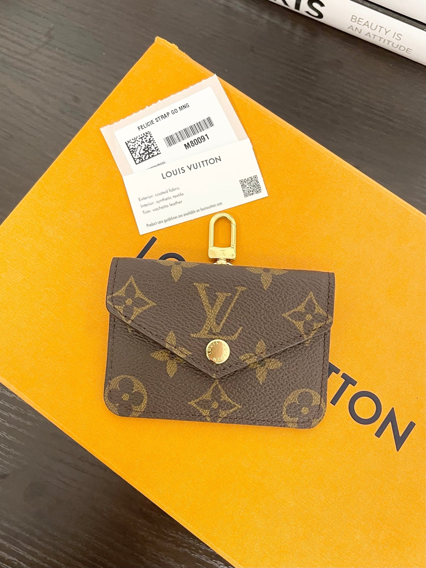 LOUIS VUITTON 2021 Monogram Card Holder in Khaki Green