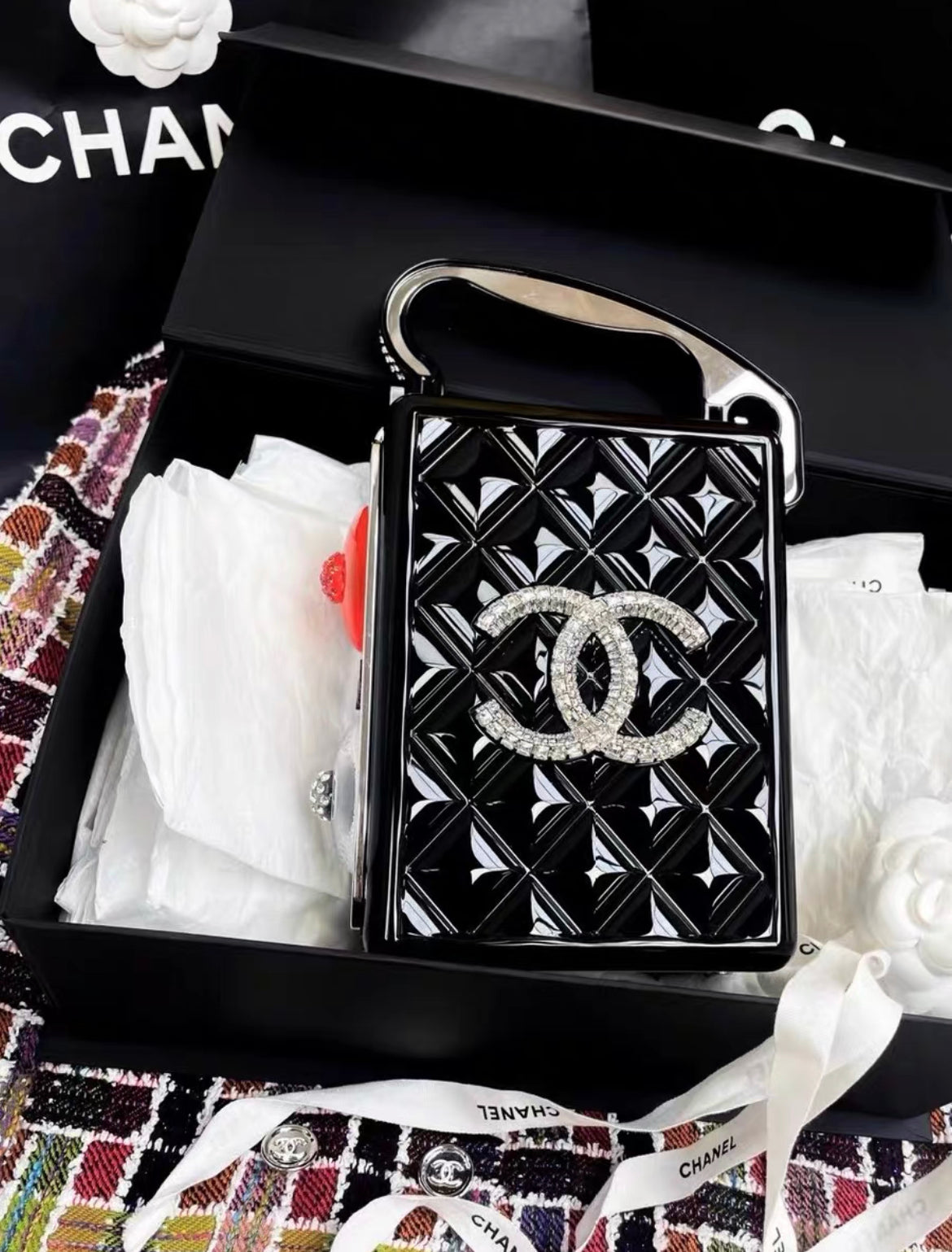 Chanel Luxury Leather Silver Handbag Silver