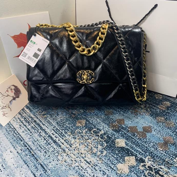 Chanel Luxury Handbag Style 569