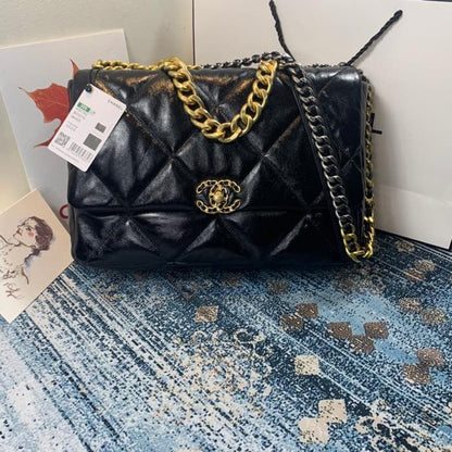 Chanel Luxury Handbag Style 569