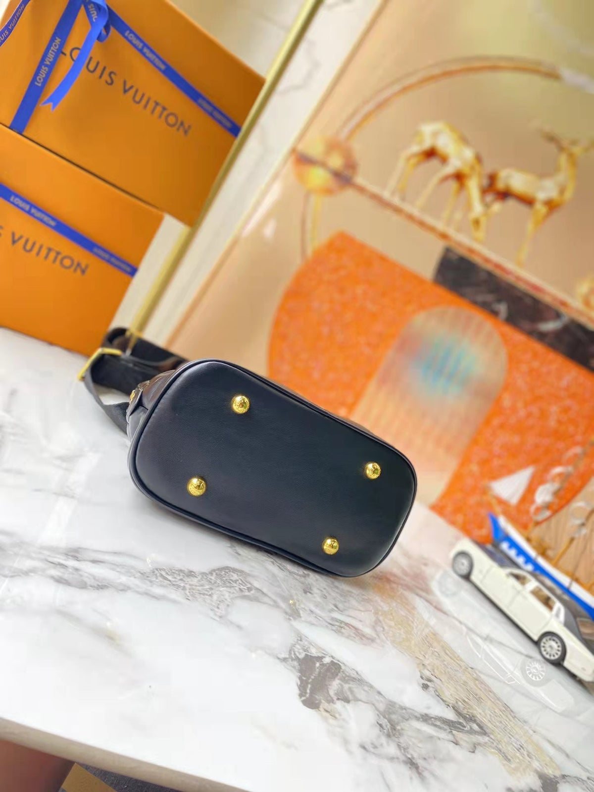 L fashion handbag