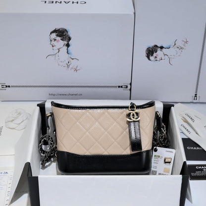 Chanel Luxury Handbag Style 468