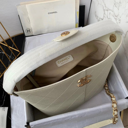 Chanel Luxury Handbag Style 650