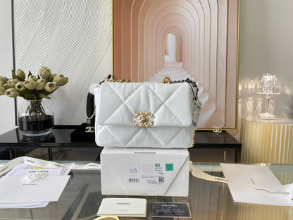 Chanel Luxury Handbag Style 607