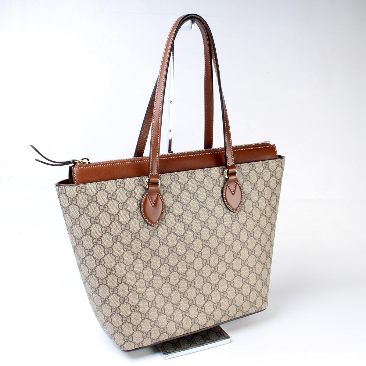 415721 GG Supreme Tote