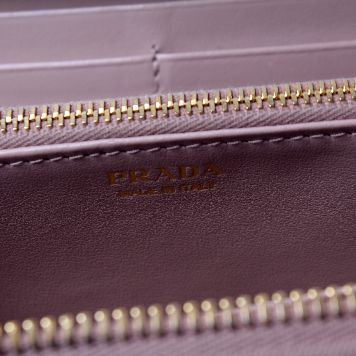 Vitello Move Zip Around Wallet