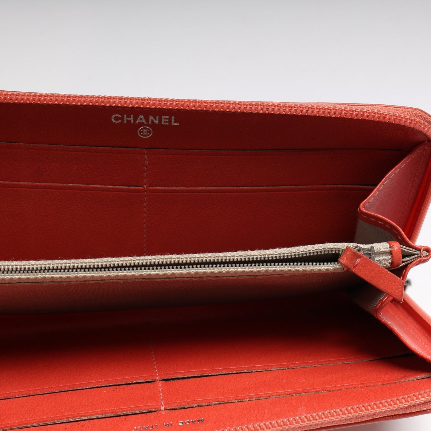Zip Around CC Jacket Motif Wallet