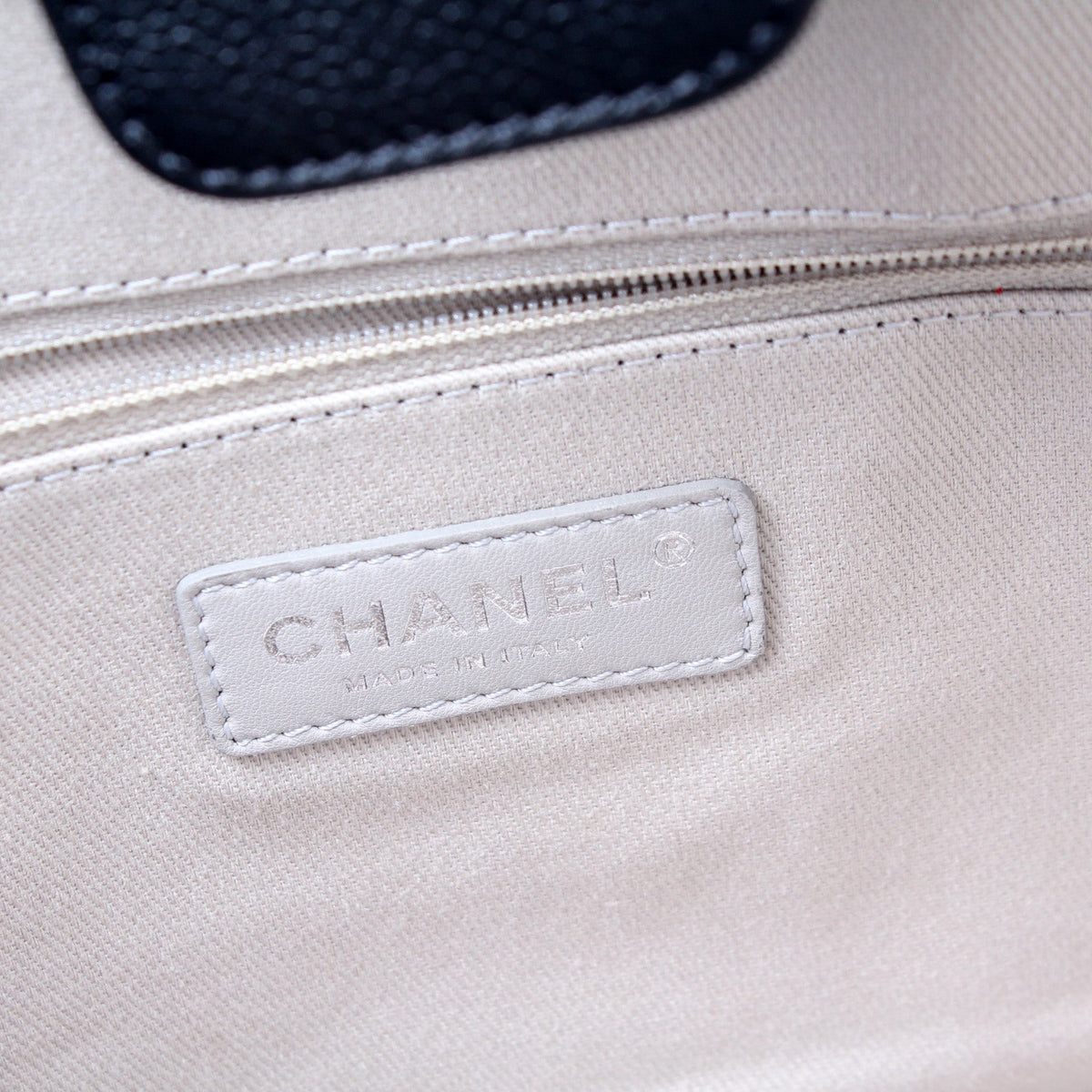 Deauville Glazed Calfskin MedIum 22M