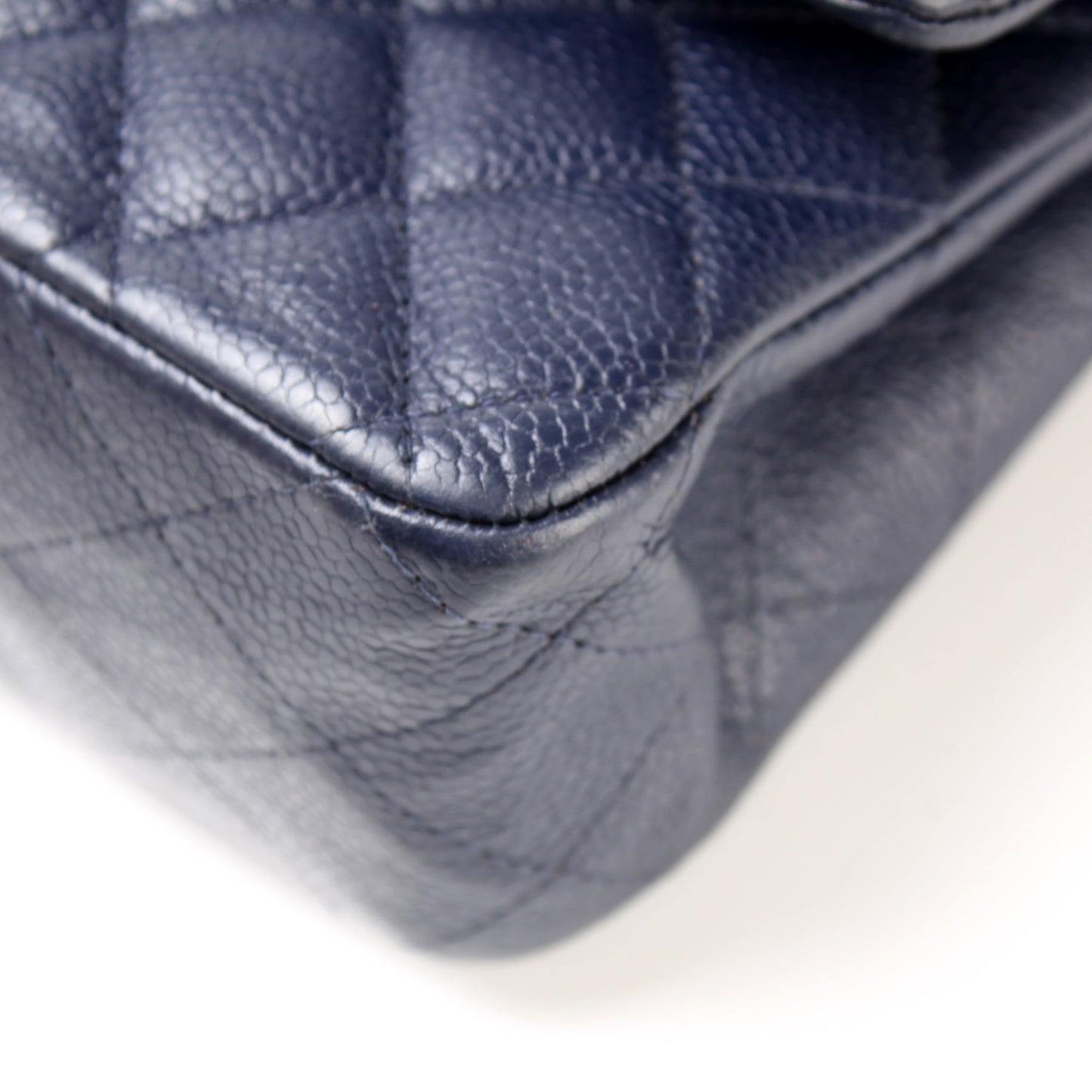 Classic Flap Medium Caviar 19M