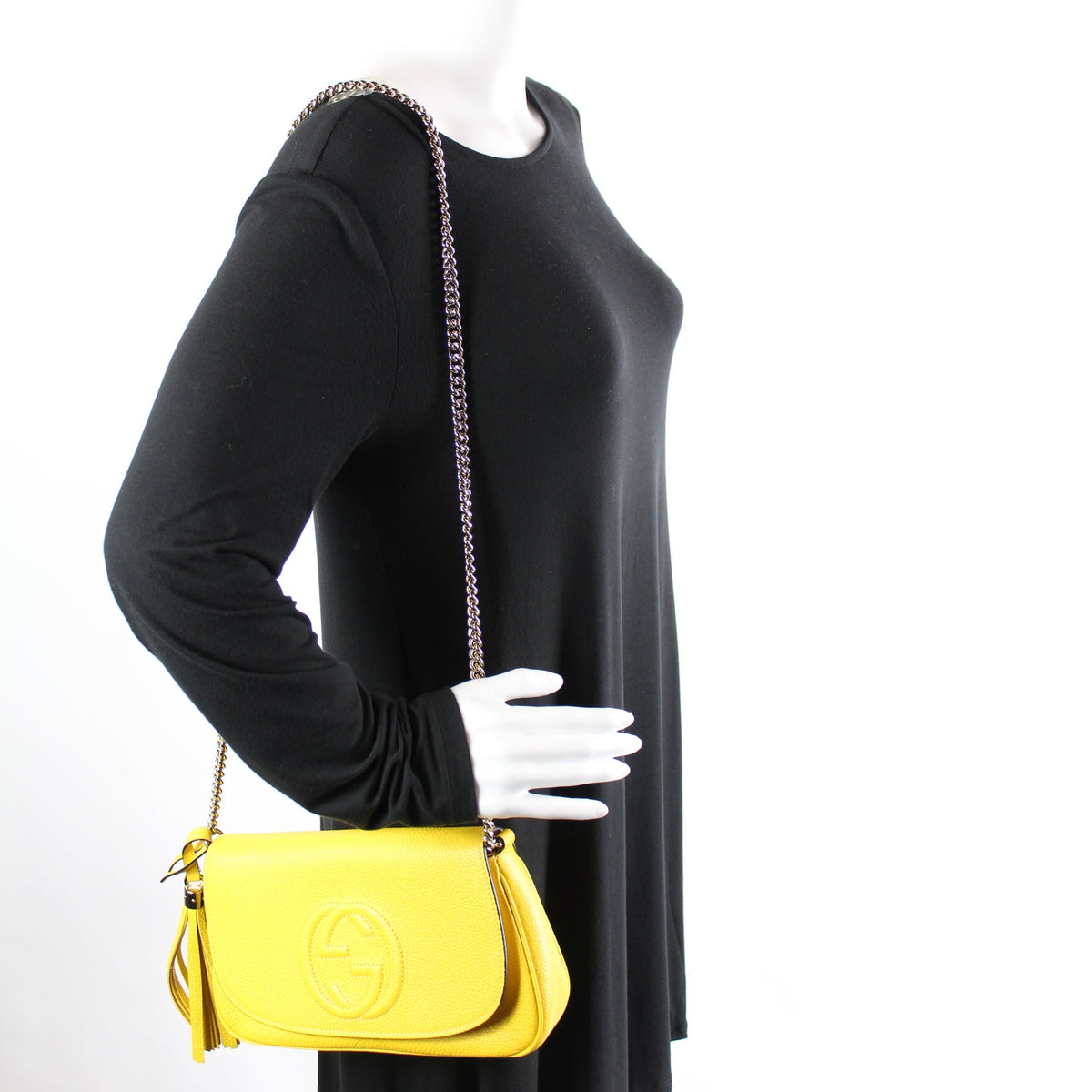 536224 Soho Chain Tassel Flap