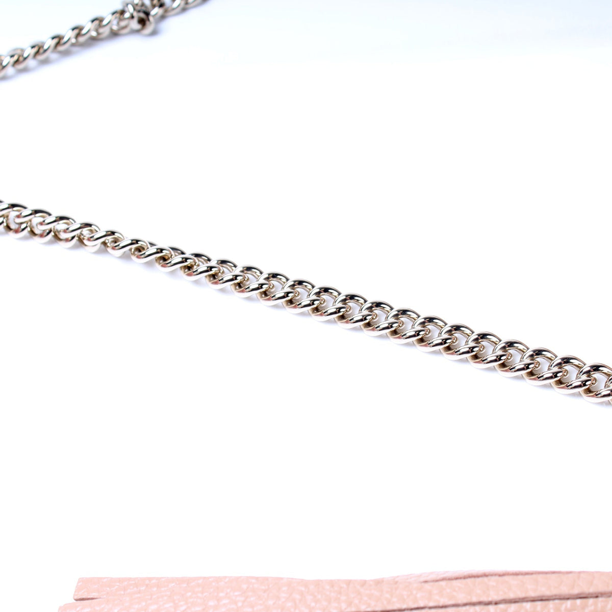 536224 Soho Chain Tassel Flap