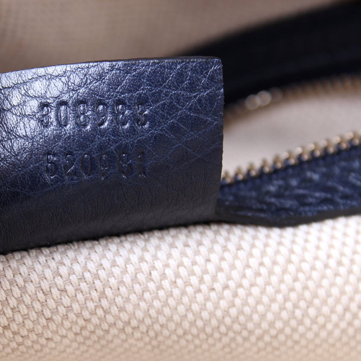 308983 Soho Chain Shoulder Bag