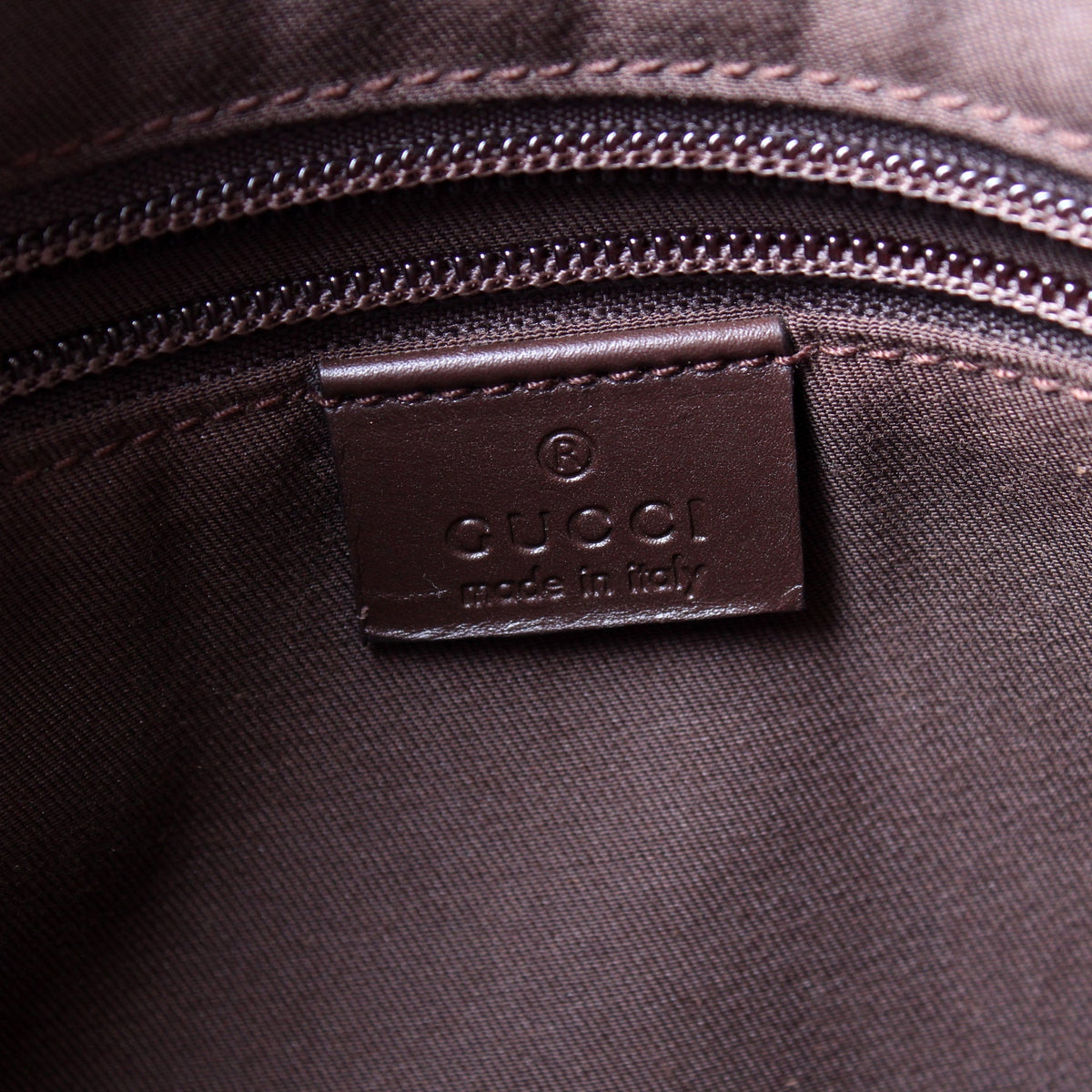 145857 GG Canvas Flat Messenger Medium
