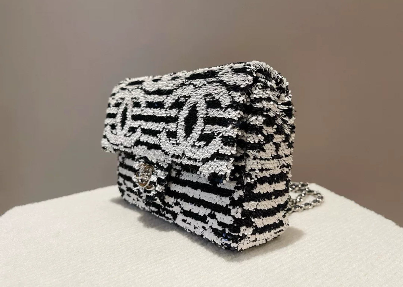 Chanel Luxury Leather Black Shoulder Bag