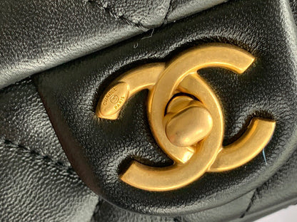 Chanel Luxury Handbag Style 270