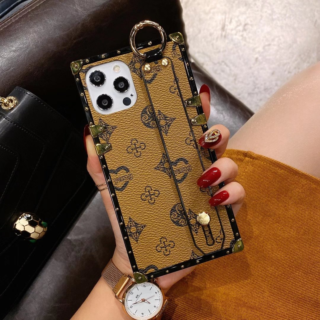 Vintage pattern wrist phone case for Samsung