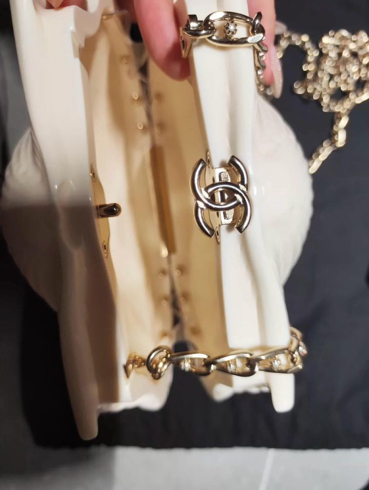 Chanel Luxury Leather Gold Clutch Style 3