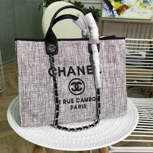 Chanel Luxury Handbag Style 550