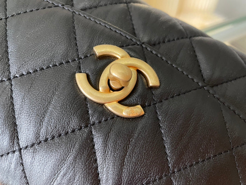 Chanel Luxury Handbag Style 633