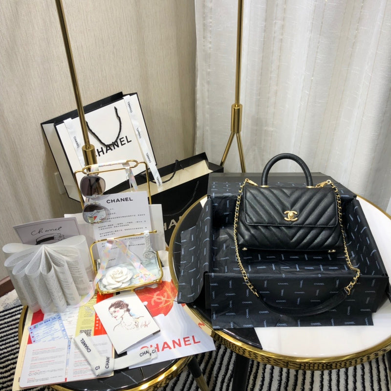 Chanel Luxury Handbag Style 525