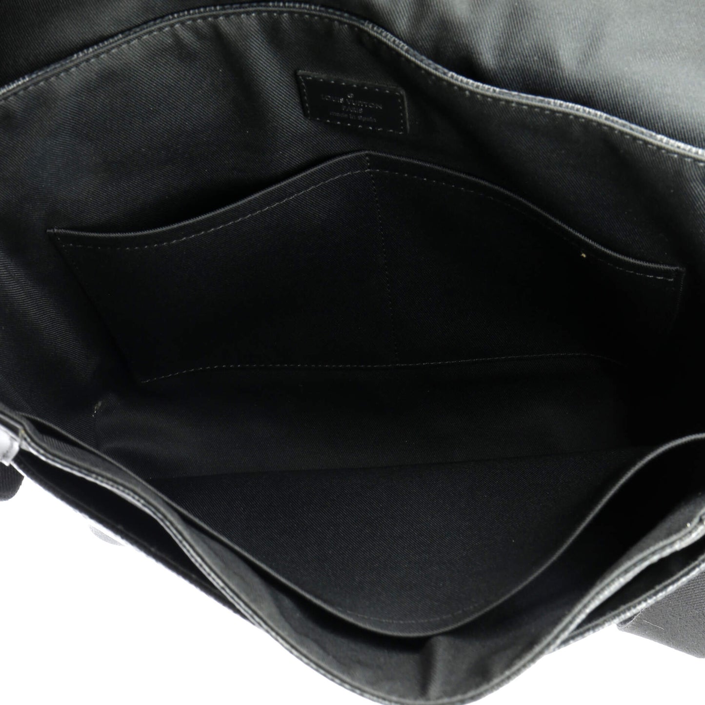 Louis Vuitton District NM Messenger Bag Damier Graphite MM