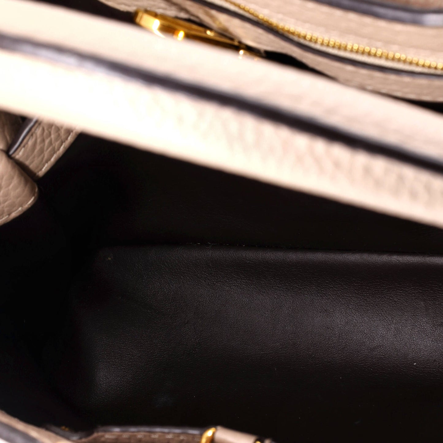 Louis Vuitton Capucines Bag Leather BB