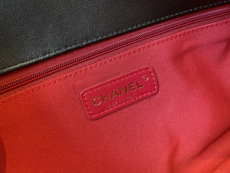 Chanel Luxury Handbag Style 598